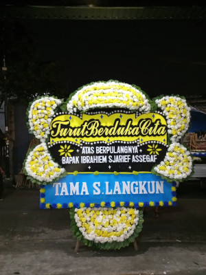 Papan Bunga Duka di Sampir